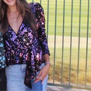 MAJORELLE REVOLVE TOP